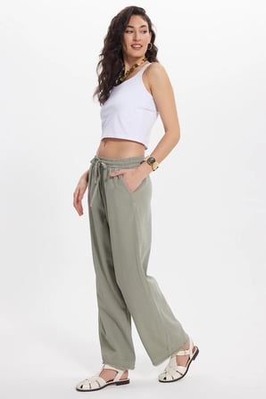 Kadın Relax Fit Rahat Kesim %100 Pamuk Beli Bağcıklı Lastikli Çift Cepli Haki Pantolon