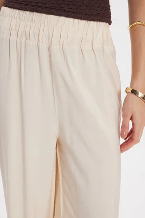 Kadın Relax Fit Rahat Kesim Beli Lastikli Krem Rengi Pantolon