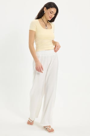 Kadın Relax Fit Rahat Kesim Beli Lastikli Ekru Pantolon