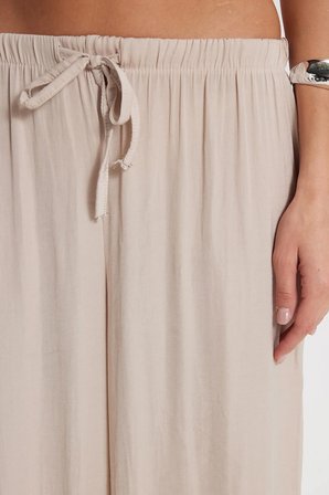 Kadın Relax Fit Rahat Kesim Beli Bağcıklı Lastikli Bol Paça Bej Pantolon