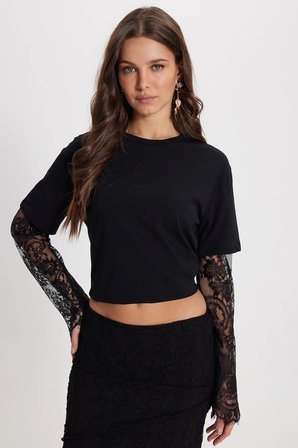 Kadın Oversize Geniş Kesim Pamuklu Kısa Kollu Bisiklet Yaka Dantel Detaylı Siyah Tişört