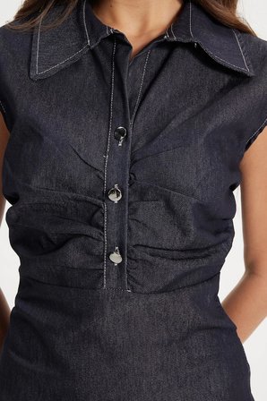 Kadın Relax Fit Rahat Kesim Düğmeli Göğüs Büzgü Detaylı Yırtmaçlı Maxi Boy Lacivert Kot Elbise