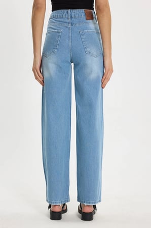 Kadın Relax Fit Rahat Kesim %100 Pamuk Cepli Geniş Paça Açık Mavi Jean Kot Pantolon