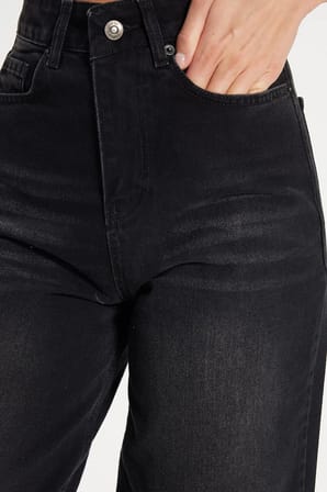 Kadın Relax Fit Rahat Kesim %100 Pamuk Cepli Geniş Paça Siyah Jean Kot Pantolon