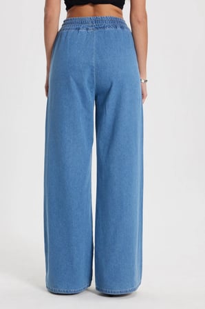 Kadın Relax Fit Rahat Kesim %100 Pamuk Beli Bağcıklı Lastikli Denim Efektli Açık Mavi Palazzo Pantolon
