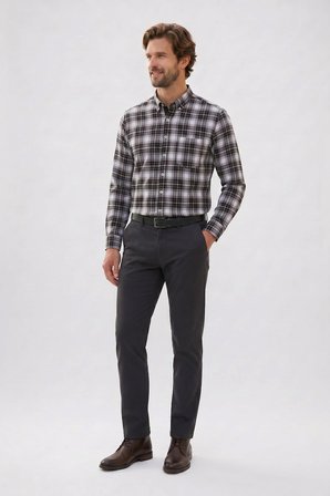 Erkek Regular Fit Klasik Kesim Düğmeli Yaka Küçük Kareli Pamuklu Gömlek