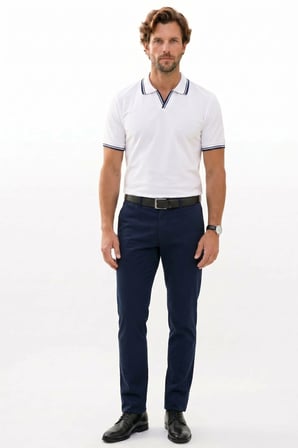 Erkek Slim Fit Dar Kesim %100 Pamuklu Çizgili Detaylı V Yaka Beyaz Polo Yaka Tişört