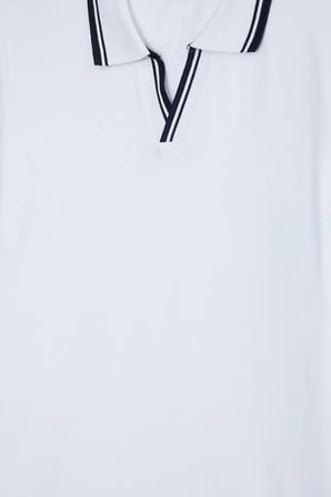 Erkek Slim Fit Dar Kesim %100 Pamuklu Çizgili Detaylı V Yaka Beyaz Polo Yaka Tişört