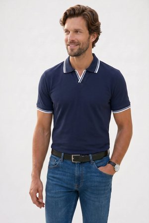 Erkek Slim Fit Dar Kesim %100 Pamuklu Çizgili Detaylı V Yaka Lacivert Polo Yaka Tişört