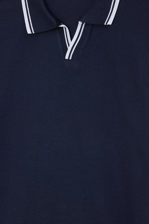 Erkek Slim Fit Dar Kesim %100 Pamuklu Çizgili Detaylı V Yaka Lacivert Polo Yaka Tişört