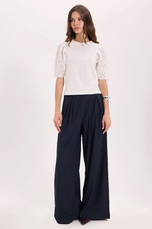 Kadın Slim Fit Dar Kesim %100 Pamuk Kısa Kollu Bisiklet Yaka Beyaz Tişört