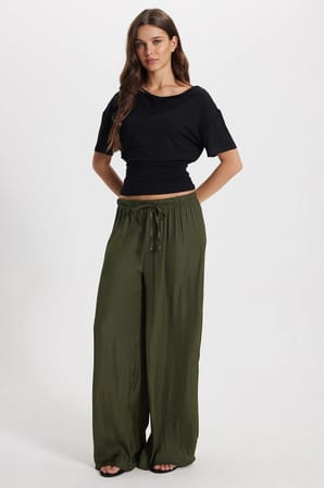 Kadın Regular Fit Klasik Kesim Kısa Kollu Beli Büzgülü Siyah Bluz