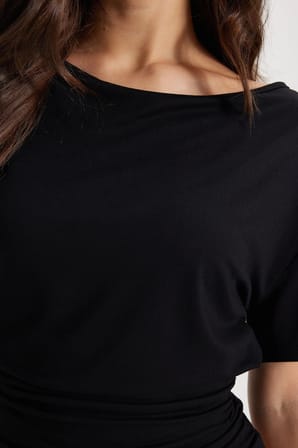 Kadın Regular Fit Klasik Kesim Kısa Kollu Beli Büzgülü Siyah Bluz