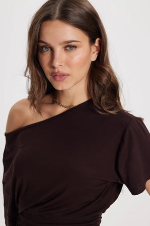 Kadın Regular Fit Klasik Kesim Kısa Kollu Beli Büzgülü Kahverengi Bluz