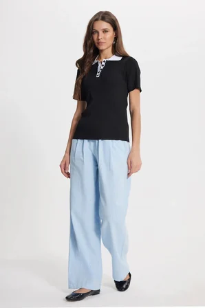 Kadın Slim Fit Dar Kesim Kısa Kollu Fitilli Görünümlü Siyah Polo Yaka Tişört