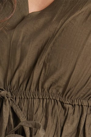 Kadın Standart Fit Normal Kesim V Yaka Beli Büzgülü Bağcıklı Bluz Geniş Paça Haki Pantolon Takım