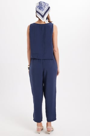 Kadın Standart Fit Normal Kesim Likralı Bisiklet Yaka Bluz Geniş Paça Lacivert Pantolon Takım