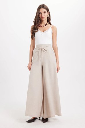 Kadın Slim Fit Dar Kesim İnce Askılı Dantel Detaylı Likralı Ekru Crop Atlet