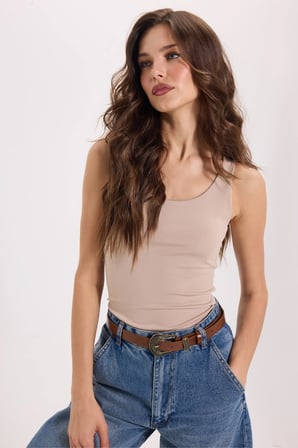 Kadın Standart Fit  Normal Kesim Kolsuz Halter Yaka Bej Crop Atlet