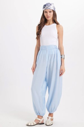 Kadın Slim Fit Dar Kesim Pamuklu Askılı Bisiklet Yaka Beyaz Crop Atlet