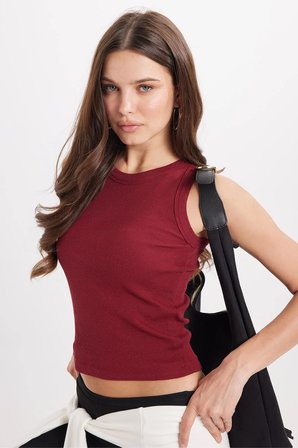 Kadın Slim Fit Dar Kesim Pamuklu Askılı Bisiklet Yaka Bordo Crop Atlet
