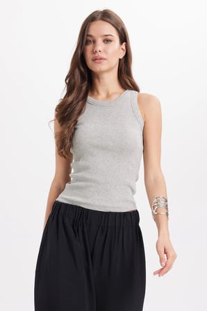 Kadın Slim Fit Dar Kesim Pamuklu Askılı Bisiklet Yaka Gri Crop Atlet