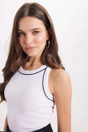Kadın Slim Fit Dar Kesim Pamuklu Askılı Bisiklet Yaka Biyeli Beyaz Crop Atlet