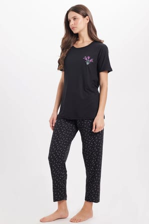 Kadın Standart Fit Normal Kesim Bisiklet Yaka Kısa Kollu Baskılı Siyah Pijama Takımı