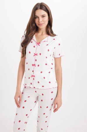 Kadın Standart Fit Normal Kesim Fitilli Görünüm Fiyonk Detaylı Kısa Kol Baskılı Ekru Pijama Takımı
