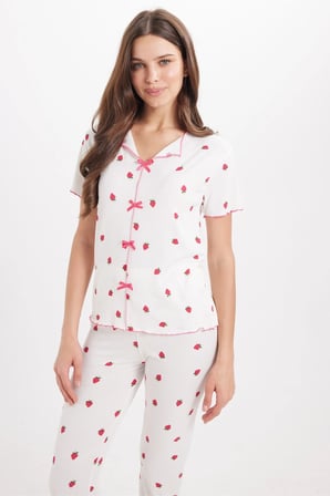 Kadın Standart Fit Normal Kesim Fitilli Görünüm Fiyonk Detaylı Kısa Kol Baskılı Ekru Pijama Takımı