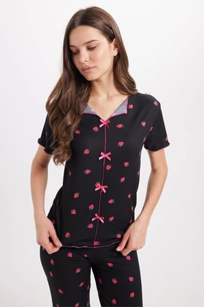 Kadın Standart Fit Normal Kesim Fitilli Görünüm Fiyonk Detaylı Kısa Kol Baskılı Siyah Pijama Takımı