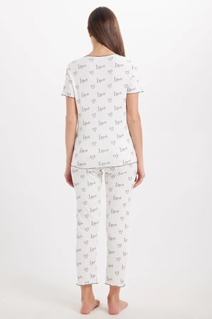 Kadın Standart Fit Normal Kesim Fitilli Görünüm Fiyonk Detaylı Kısa Kol Baskılı Beyaz Pijama Takımı