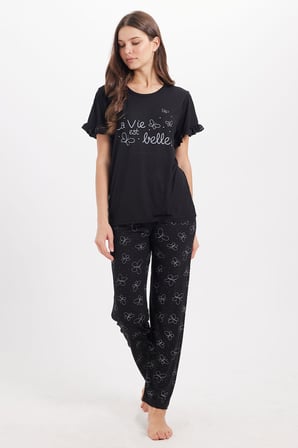 Kadın Regular Fit Klasik Kesim %100 Pamuk Fırfır Detaylı Kısa Kollu Baskılı Siyah Pijama Takımı
