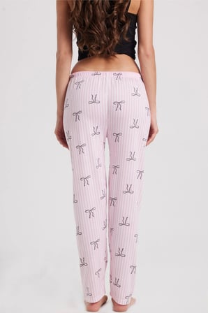Kadın Regular Fit Klasik Kesim Viskon Beli Lastikli Fiyonk Detaylı Baskılı Pembe Pijama Altı