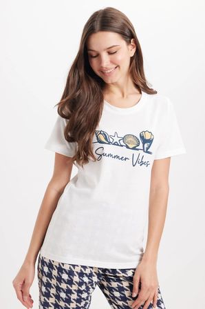 Kadın Regular Fit Klasik Kesim Pamuklu Bisiklet Yaka Kısa Kollu Baskılı Beyaz Pijama Takımı