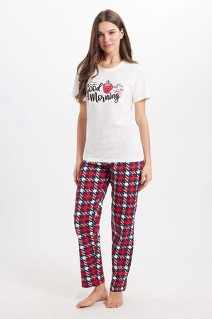 Kadın Regular Fit Klasik Kesim Pamuklu Bisiklet Yaka Kısa Kollu Baskılı Beyaz Pijama Takımı