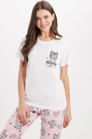 Kadın Regular Fit Klasik Kesim Pamuklu Bisiklet Yaka Kısa Kollu Baskılı Beyaz Pijama Takımı