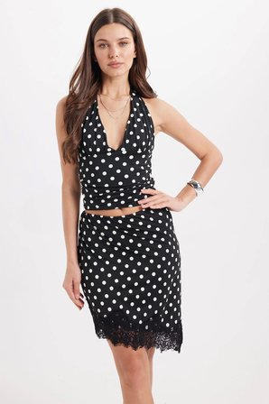 Kadın Slim Fit Dar Kesim Puantiyeli Dantel Detaylı Asimetrik Siyah Etek