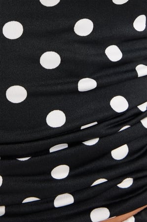Kadın Standart Fit Normal Kesim Kolsuz Halter Yaka Boyundan Bağlama Detaylı Puantiyeli Siyah Bluz