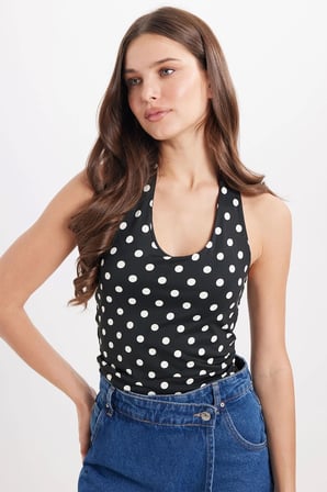 Kadın Standart Fit Normal Kesim Halter Yaka Kolsuz Puantiyeli Siyah Bluz