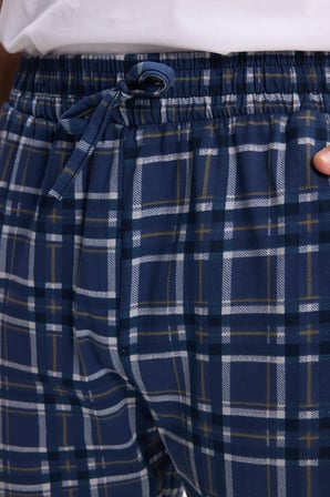 Erkek Standart Fit Normal Kesim Pamuklu Kareli Beli Bağcıklı Cepli  Lacivert Pijama Altı