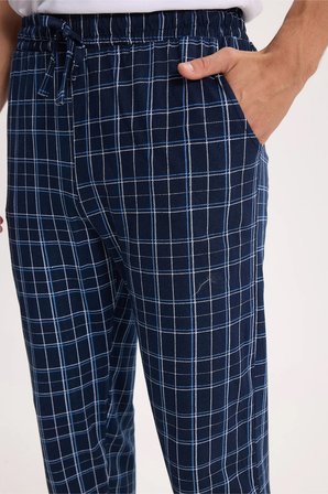 Erkek Standart Fit Normal Kesim Pamuklu Kareli Beli Bağcıklı Cepli  Lacivert Pijama Altı