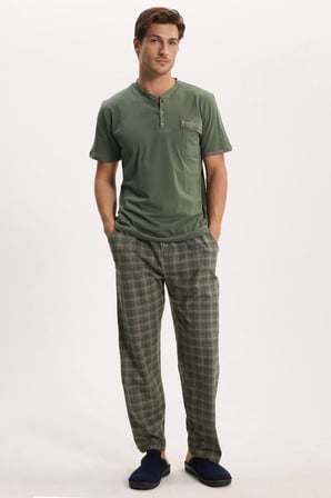 Erkek Standart Fit Normal Kesim Pamuklu Kısa Kollu Bisiklet Yaka Cepli Yeşil Pijama Takımı