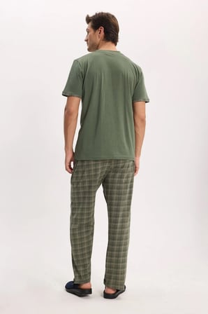 Erkek Standart Fit Normal Kesim Pamuklu Kısa Kollu Bisiklet Yaka Cepli Yeşil Pijama Takımı