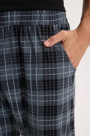 Erkek Standart Fit Normal Kesim Pamuklu Kısa Kollu Bisiklet Yaka Cepli Siyah Pijama Takımı