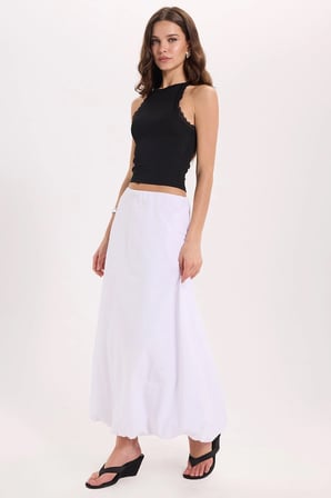 Kadın Slim Fit Dar Kesim Halter Yaka Kolsuz Dantel Detaylı Siyah Atlet Bluz
