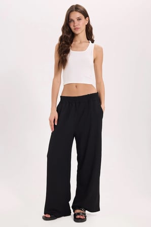 Kadın Slim Fit Dar Kesim Kalın Askılı Kare Yaka Ekru Atlet Bluz