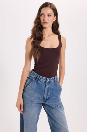 Kadın Slim Fit Dar Kesim Askılı Kare Yaka Sırtı Açık Sandy Kumaş Çıtçıtlı Kahverengi Body