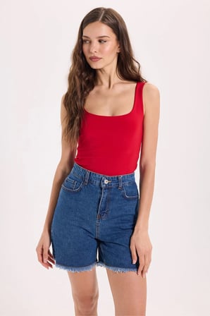 Kadın Slim Fit Dar Kesim Askılı Kare Yaka Sırtı Açık Sandy Kumaş Çıtçıtlı Bordo Body