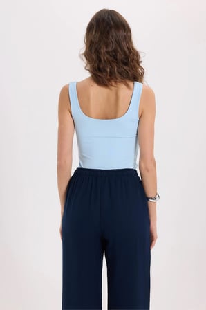 Kadın Slim Fit Dar Kesim Askılı Kare Yaka Sırtı Açık Sandy Kumaş Çıtçıtlı Mavi Body